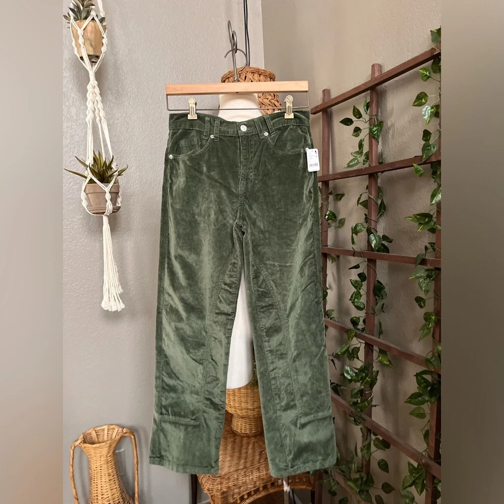 ▪️NWT Free People Risk Taker Mid Rise Cord Straight Pants